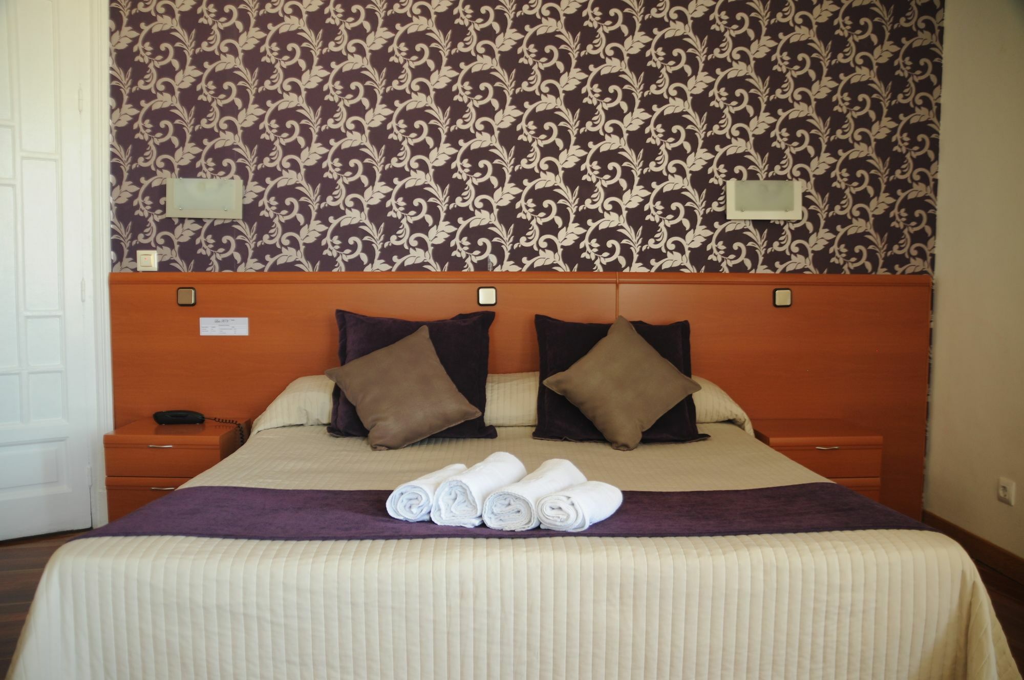 מדריד Hostal Luis XV מראה חיצוני תמונה